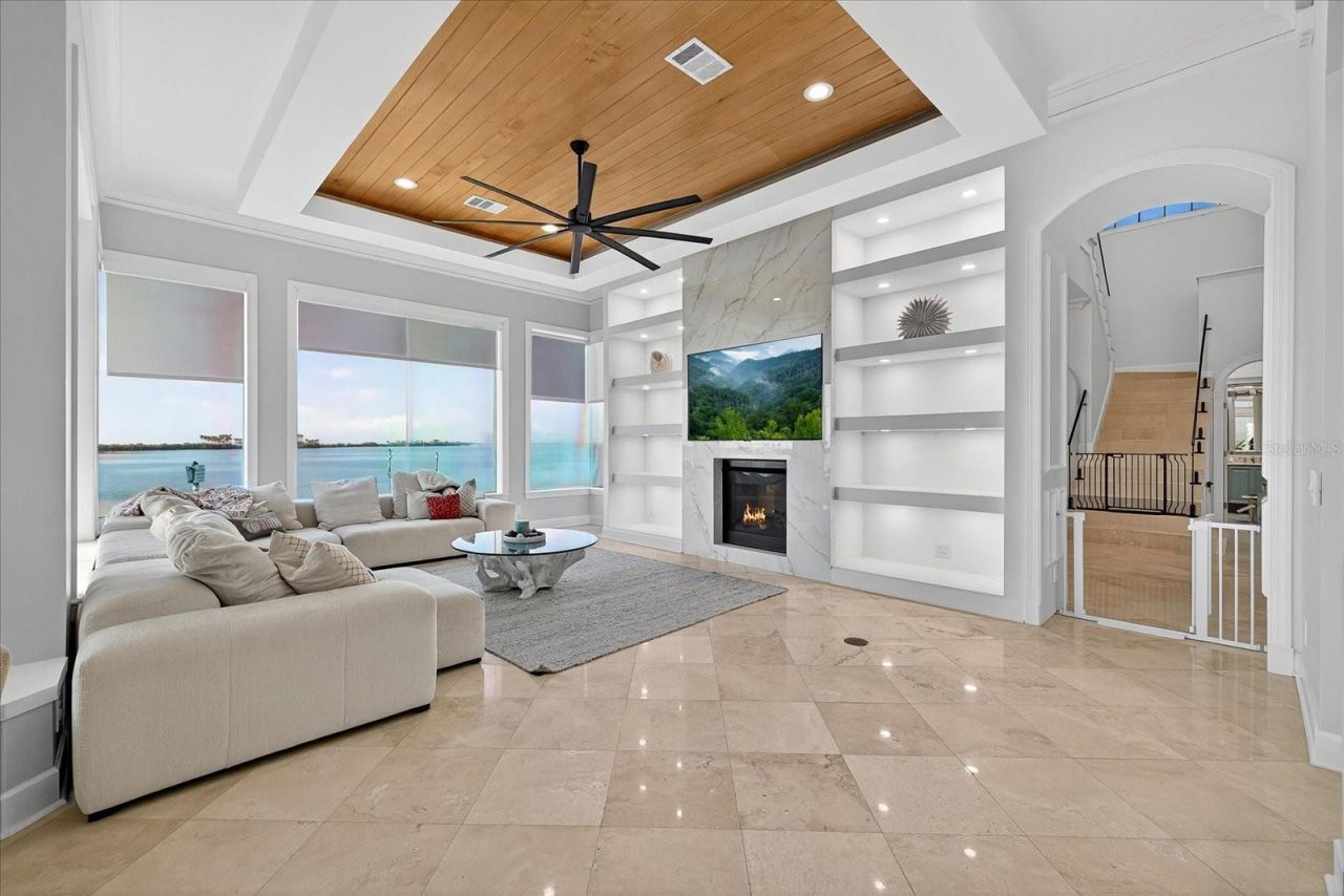 4102 Causeway Vista Drive, Tampa, FL 33615 Photo