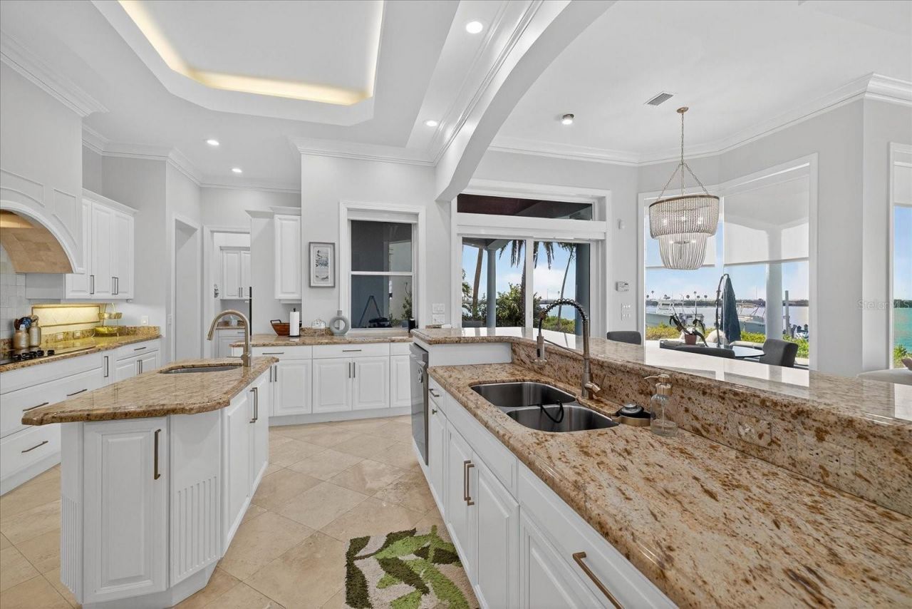 4102 Causeway Vista Drive, Tampa, FL 33615 Photo