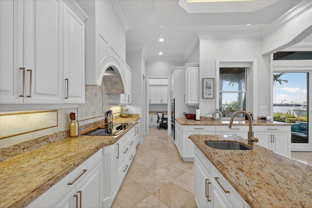 4102 Causeway Vista Drive, Tampa, FL 33615 Photo