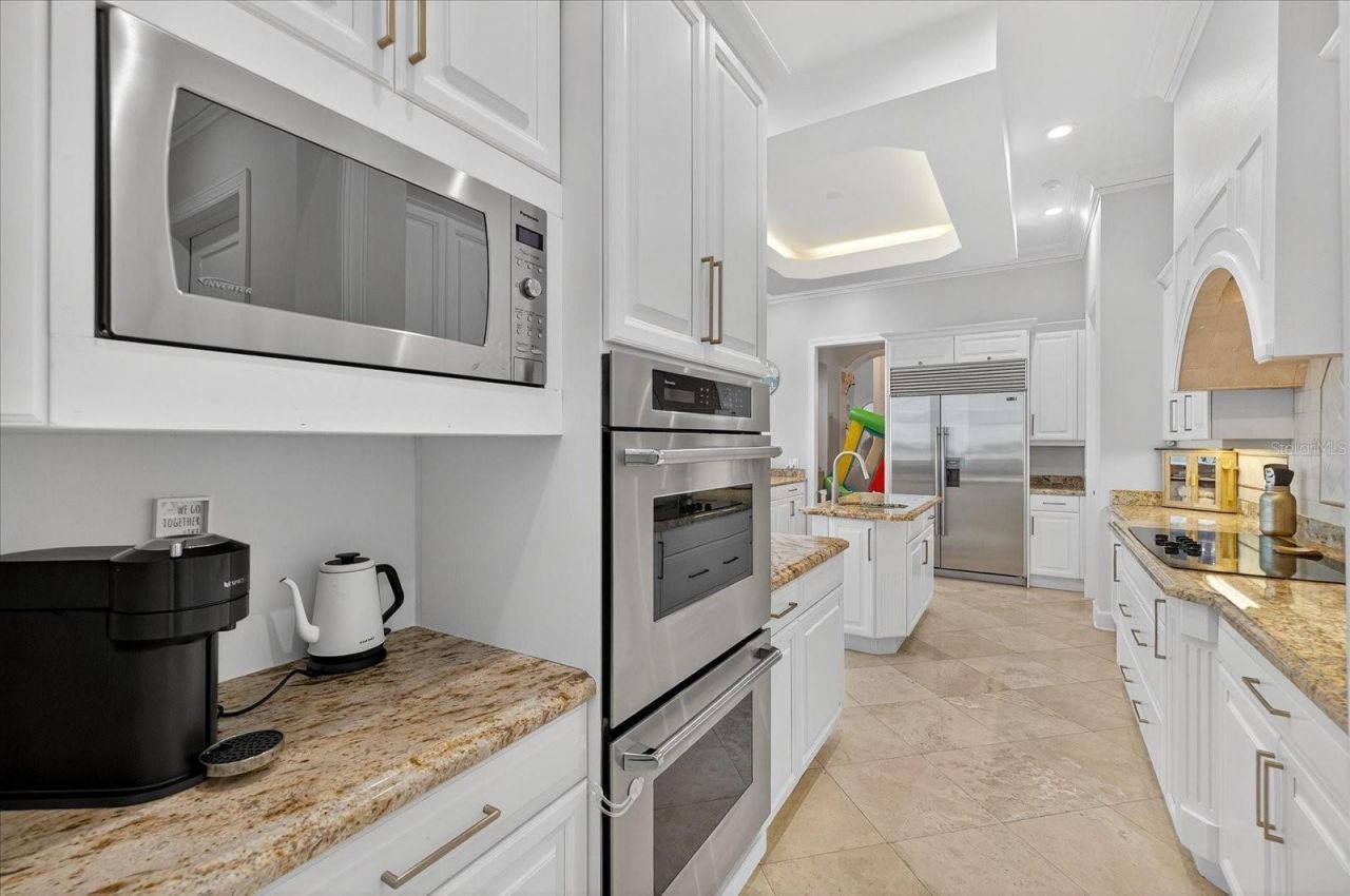 4102 Causeway Vista Drive, Tampa, FL 33615 Photo