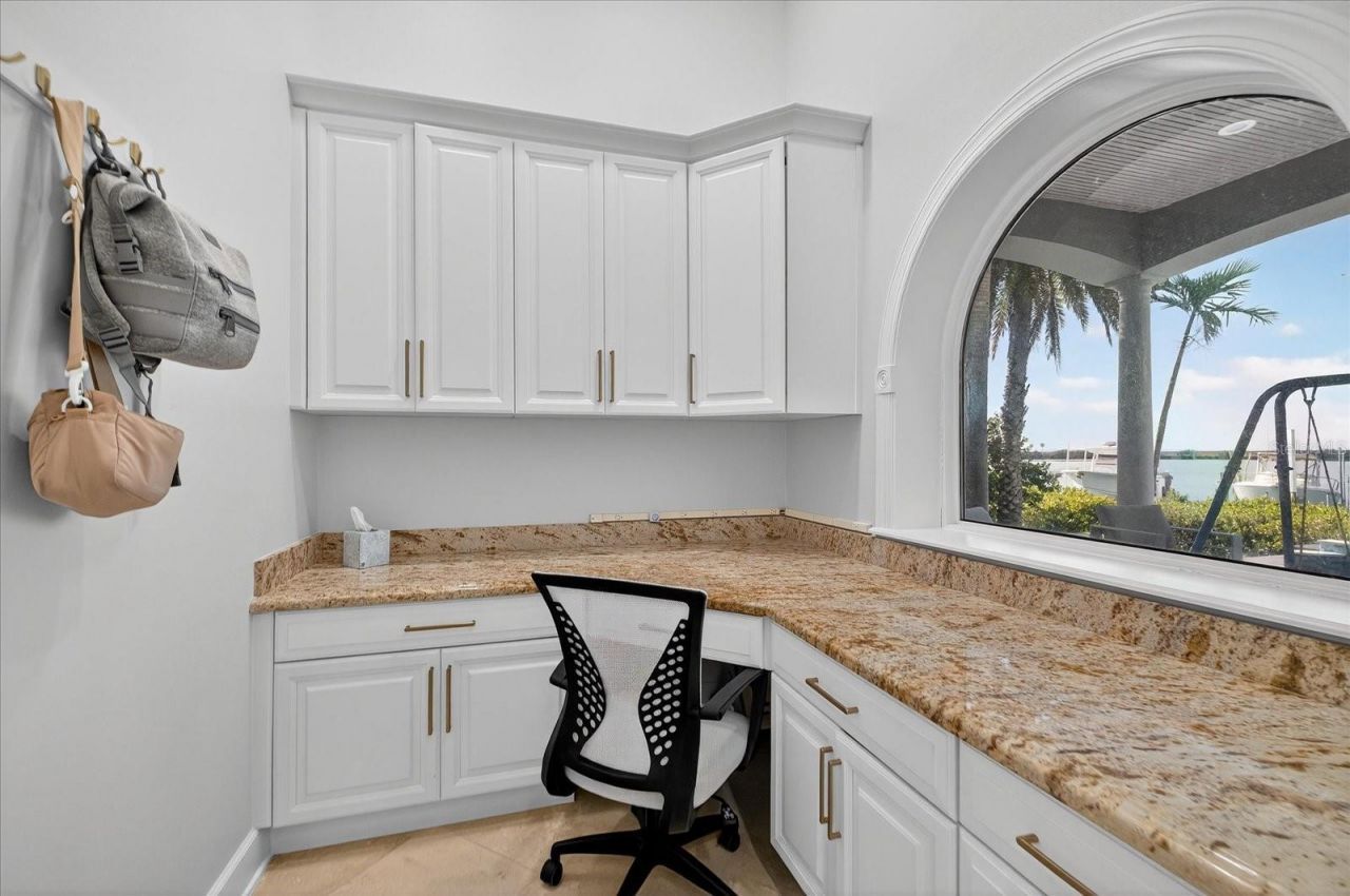 4102 Causeway Vista Drive, Tampa, FL 33615 Photo