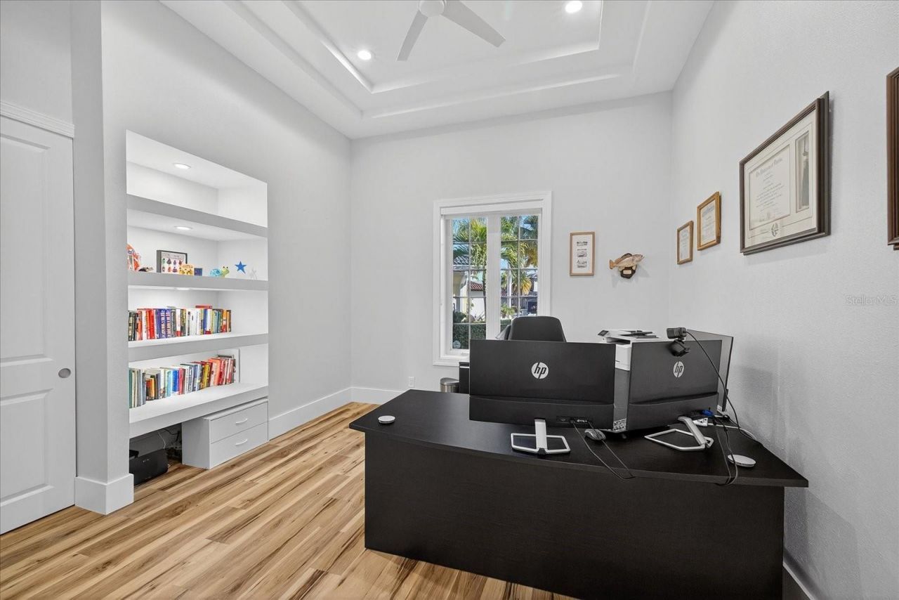 4102 Causeway Vista Drive, Tampa, FL 33615 Photo