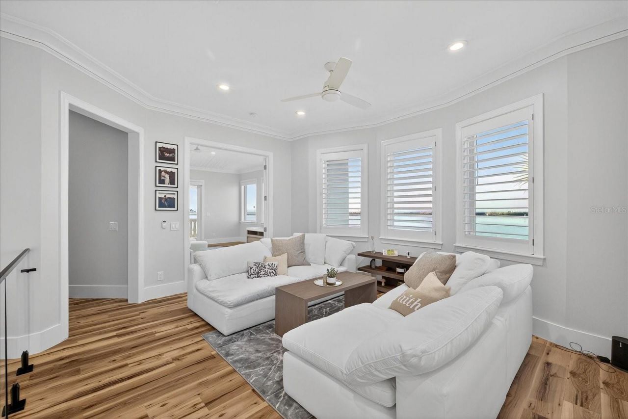 4102 Causeway Vista Drive, Tampa, FL 33615 Photo