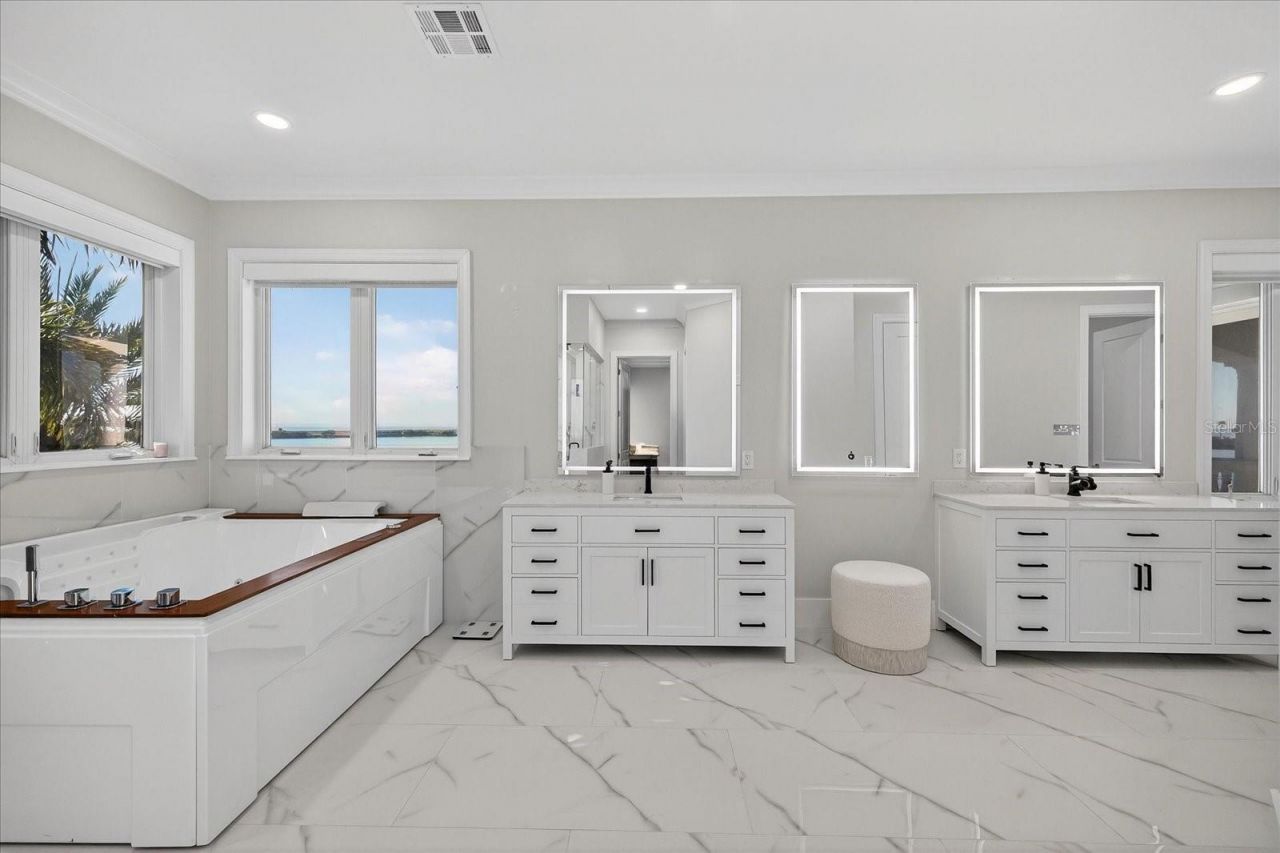 4102 Causeway Vista Drive, Tampa, FL 33615 Photo