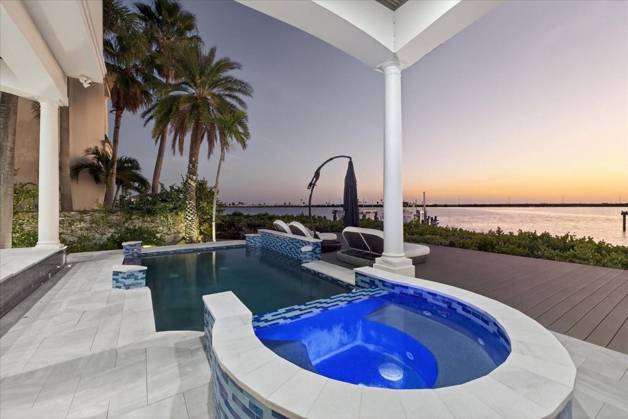 4102 Causeway Vista Drive, Tampa, FL 33615 Photo