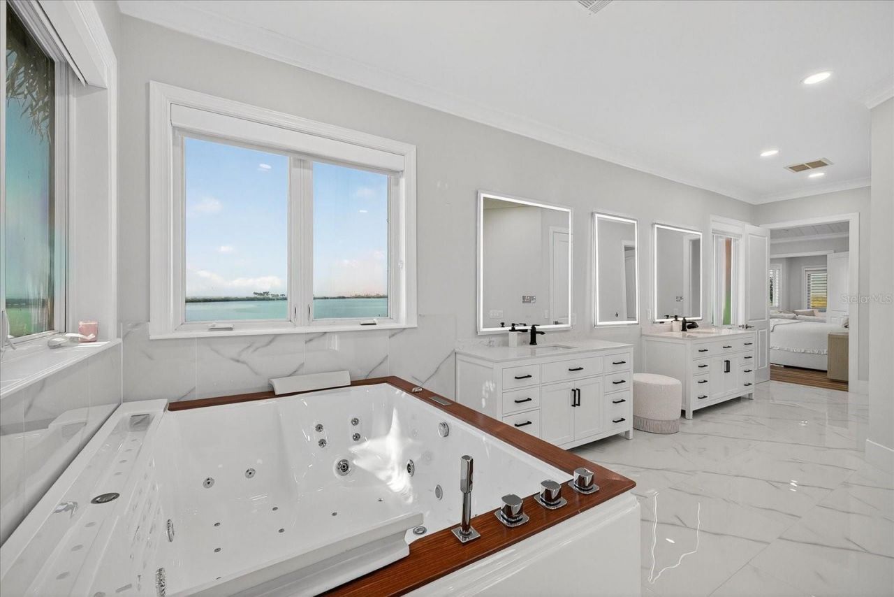 4102 Causeway Vista Drive, Tampa, FL 33615 Photo