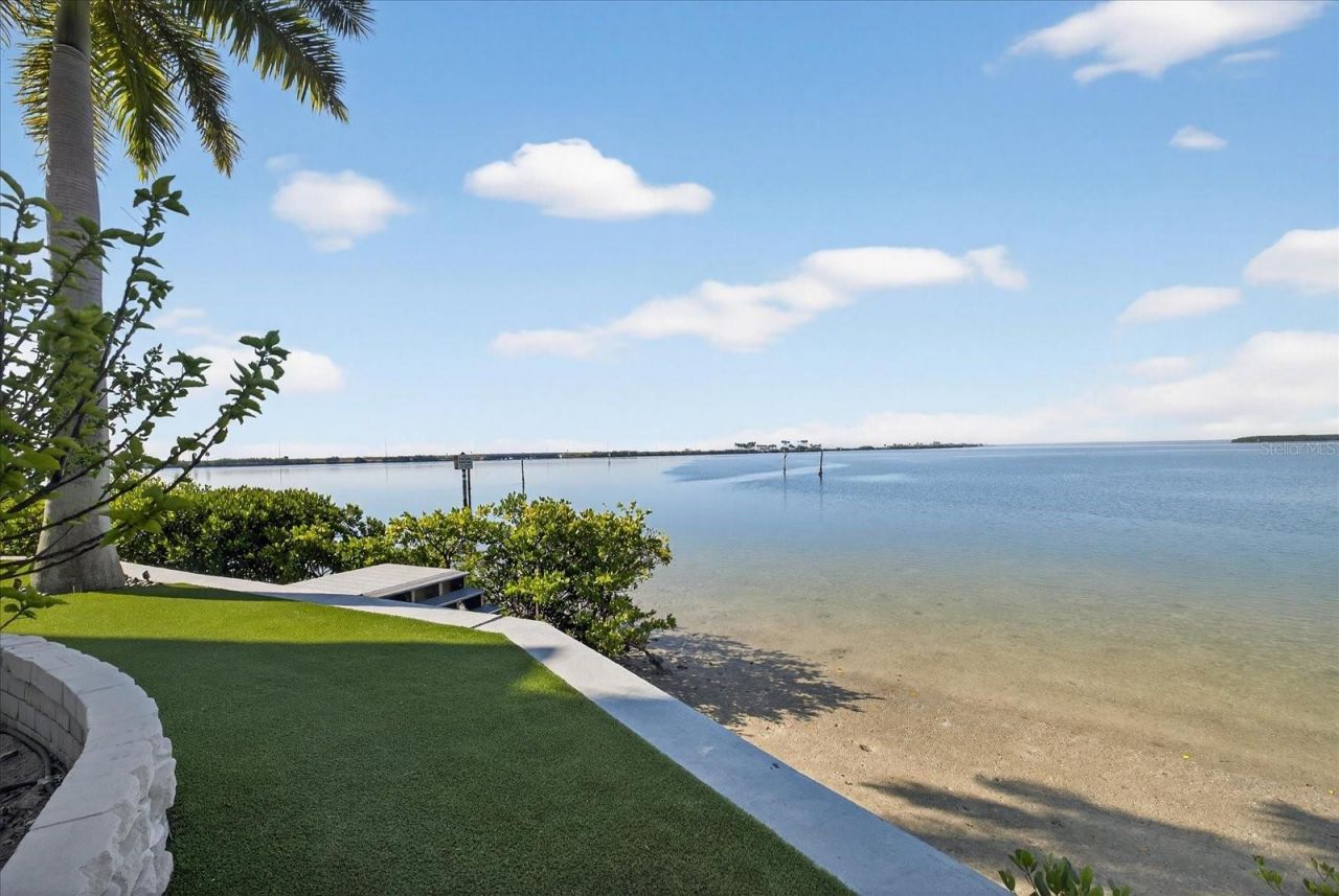 4102 Causeway Vista Drive, Tampa, FL 33615 Photo