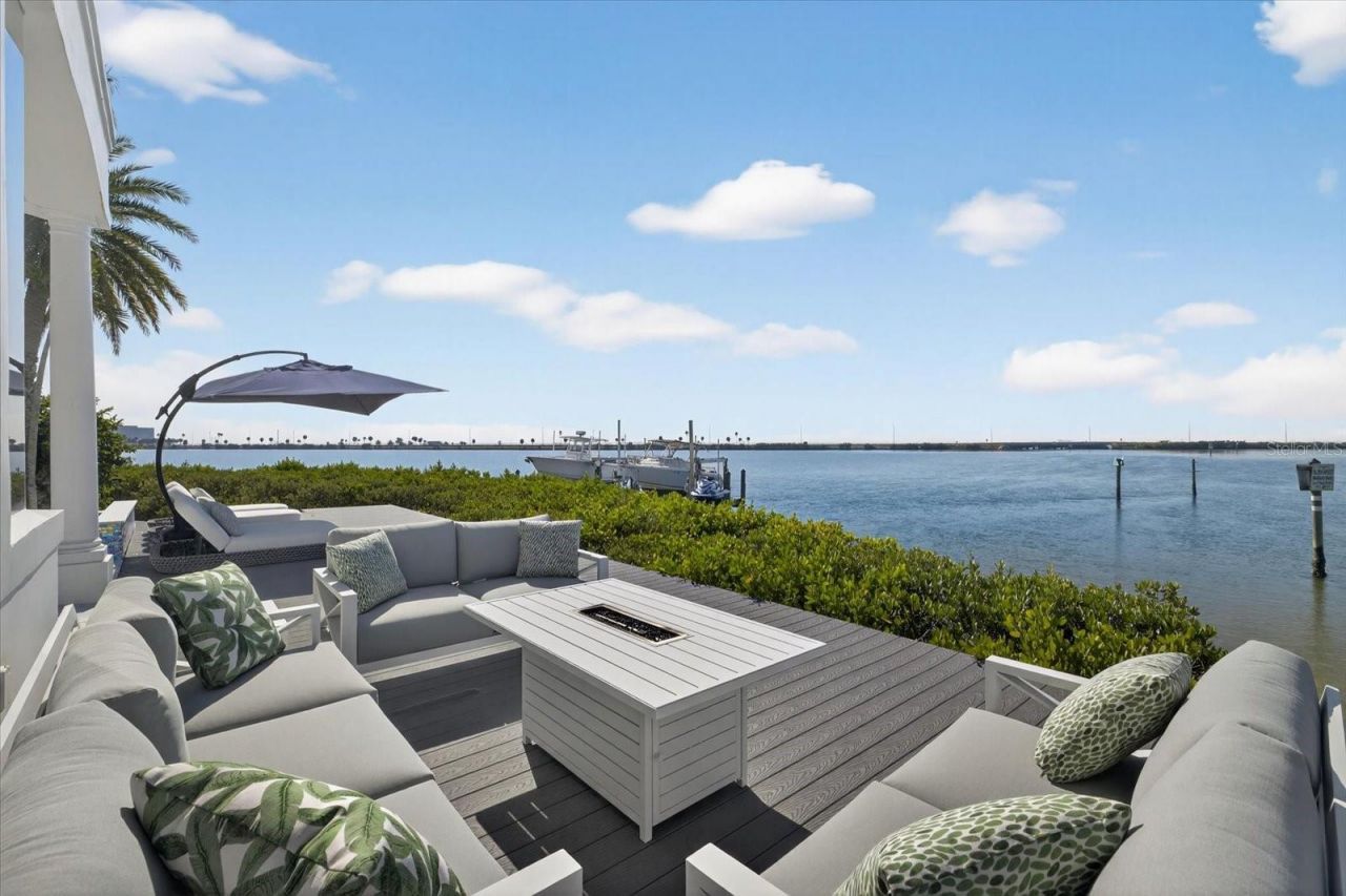 4102 Causeway Vista Drive, Tampa, FL 33615 Photo