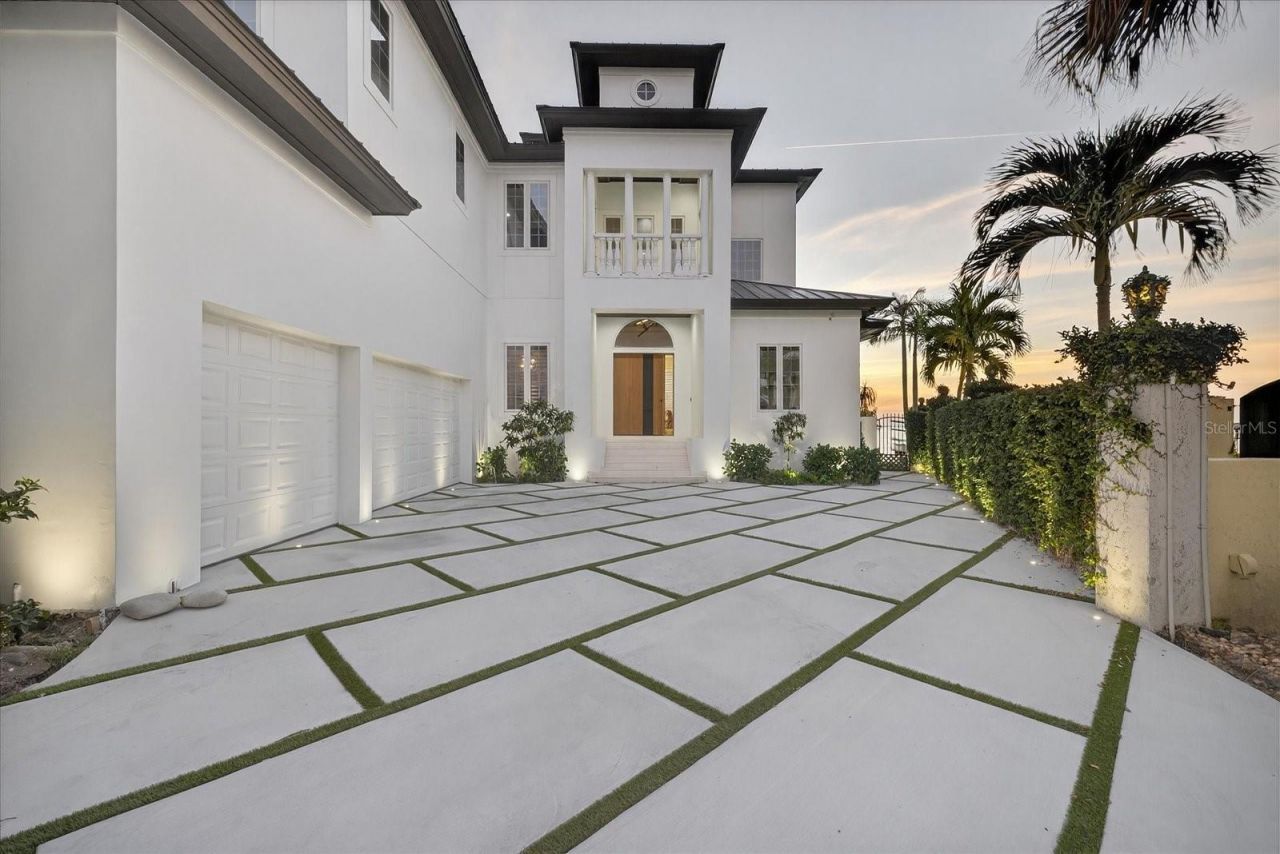 4102 Causeway Vista Drive, Tampa, FL 33615 Photo