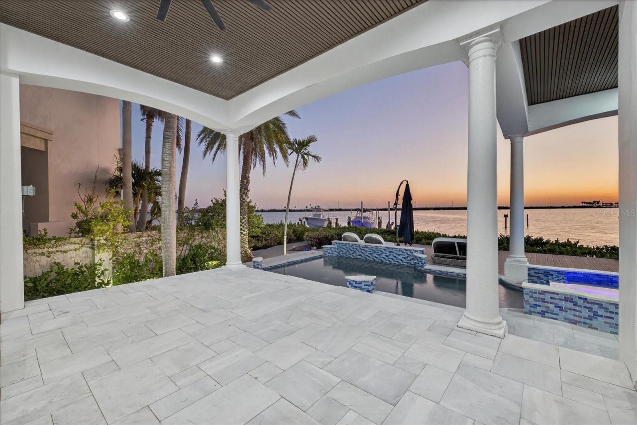 4102 Causeway Vista Drive, Tampa, FL 33615 Photo