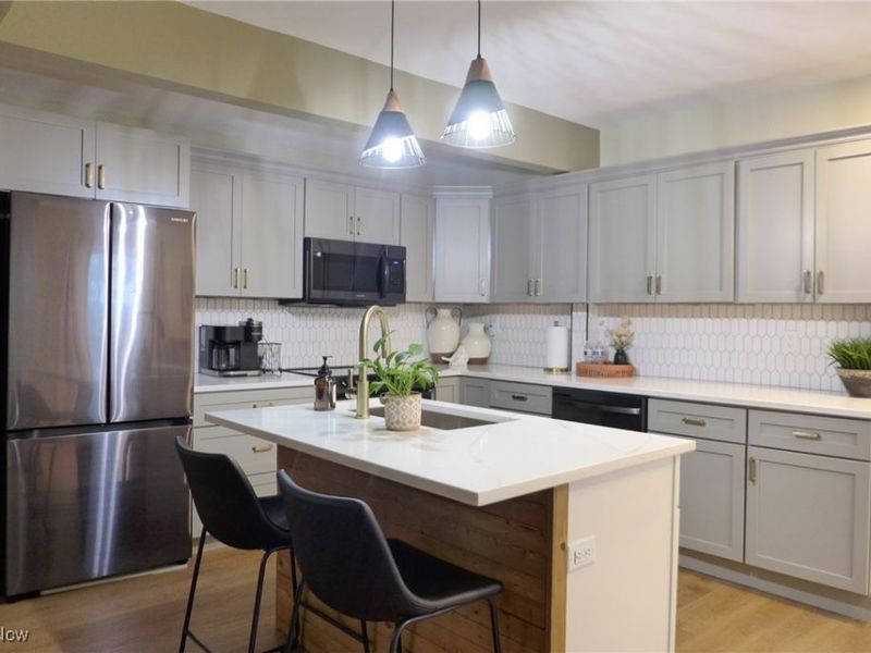 1376 W 74th Street, Cleveland, OH 44102 Photo 4