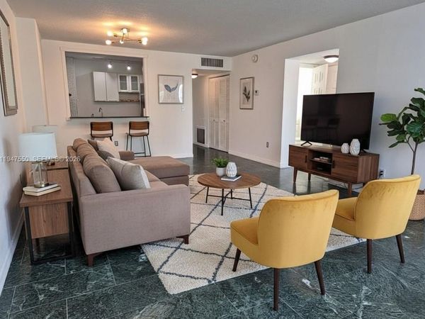 2016 Bay Dr, Unit 405, Miami Beach, FL 33141