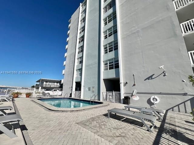 2016 Bay Dr, Unit 405, Miami Beach, FL 33141 Photo