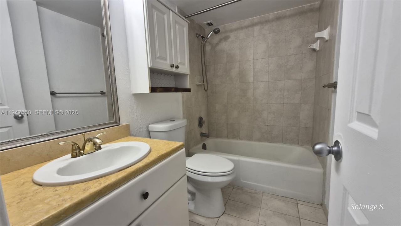 2016 Bay Dr, Unit 405, Miami Beach, FL 33141 Photo