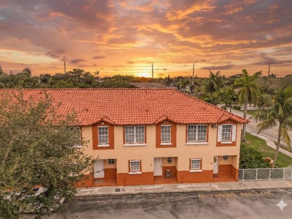 2314 Johnson Street, Unit 20C, Hollywood, FL 33020