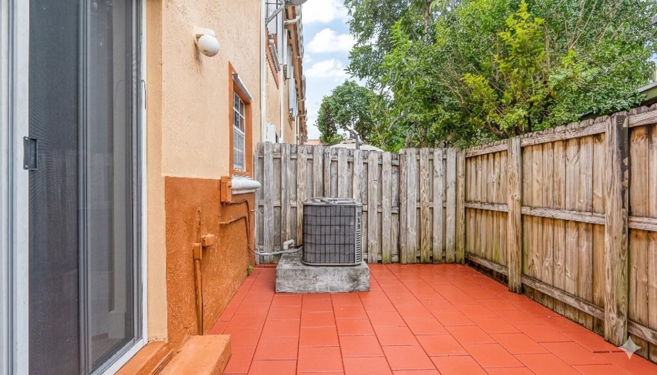 2314 Johnson Street, Unit 20C, Hollywood, FL 33020 Photo