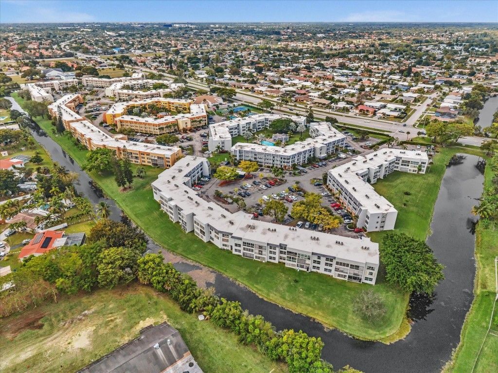 6570 Royal Palm Boulevard, Unit 206J, Margate, FL 33063 Photo