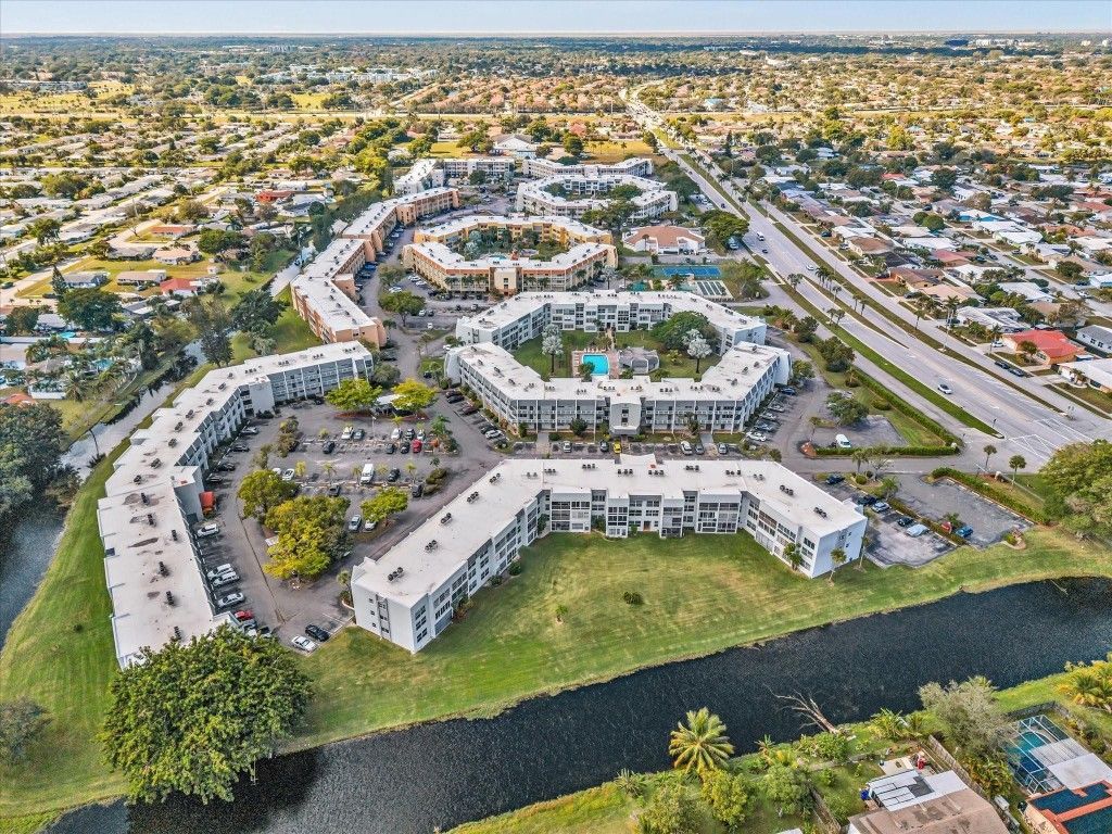 6570 Royal Palm Boulevard, Unit 206J, Margate, FL 33063 Photo