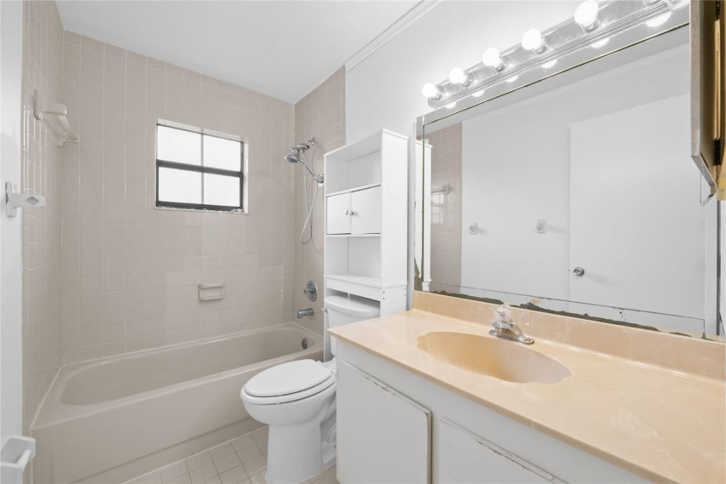 3574 NW 95th Terrace, Unit 8Q, Fort Lauderdale, FL 33351 Photo