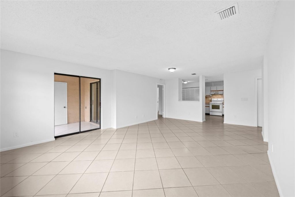 3574 NW 95th Terrace, Unit 8Q, Fort Lauderdale, FL 33351 Photo