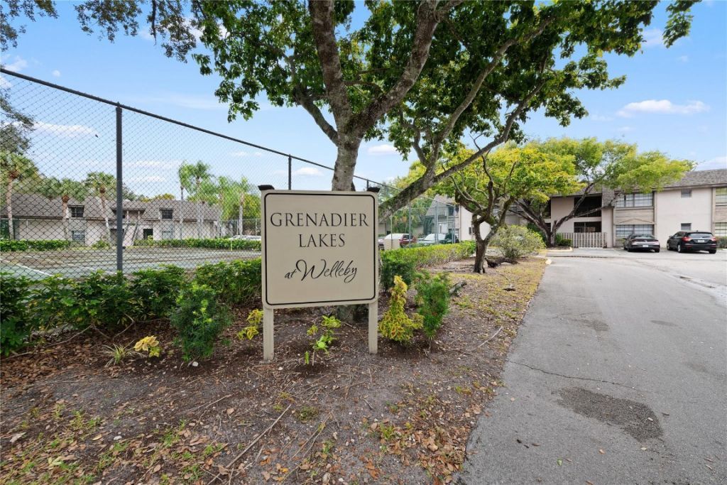 3574 NW 95th Terrace, Unit 8Q, Fort Lauderdale, FL 33351 Photo