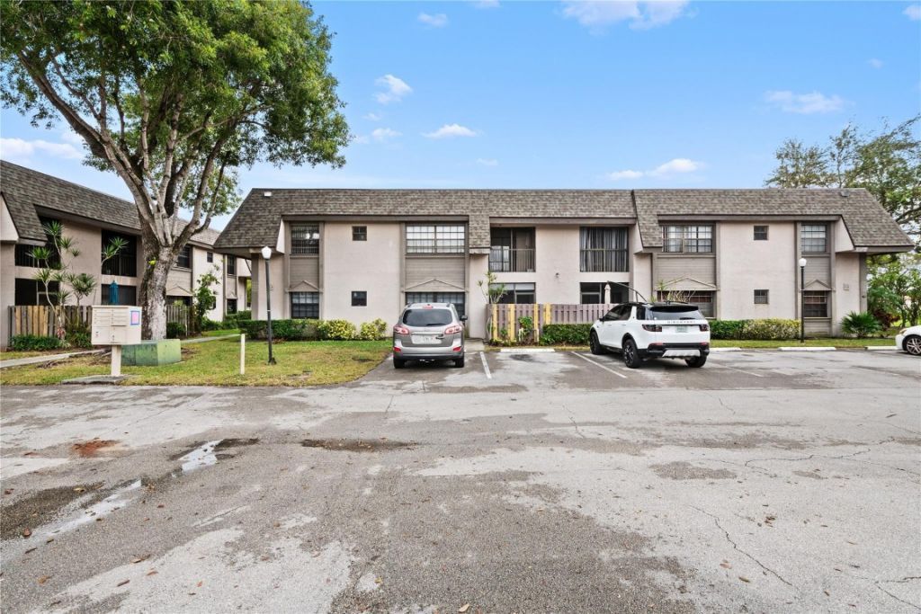 3574 NW 95th Terrace, Unit 8Q, Fort Lauderdale, FL 33351 Photo