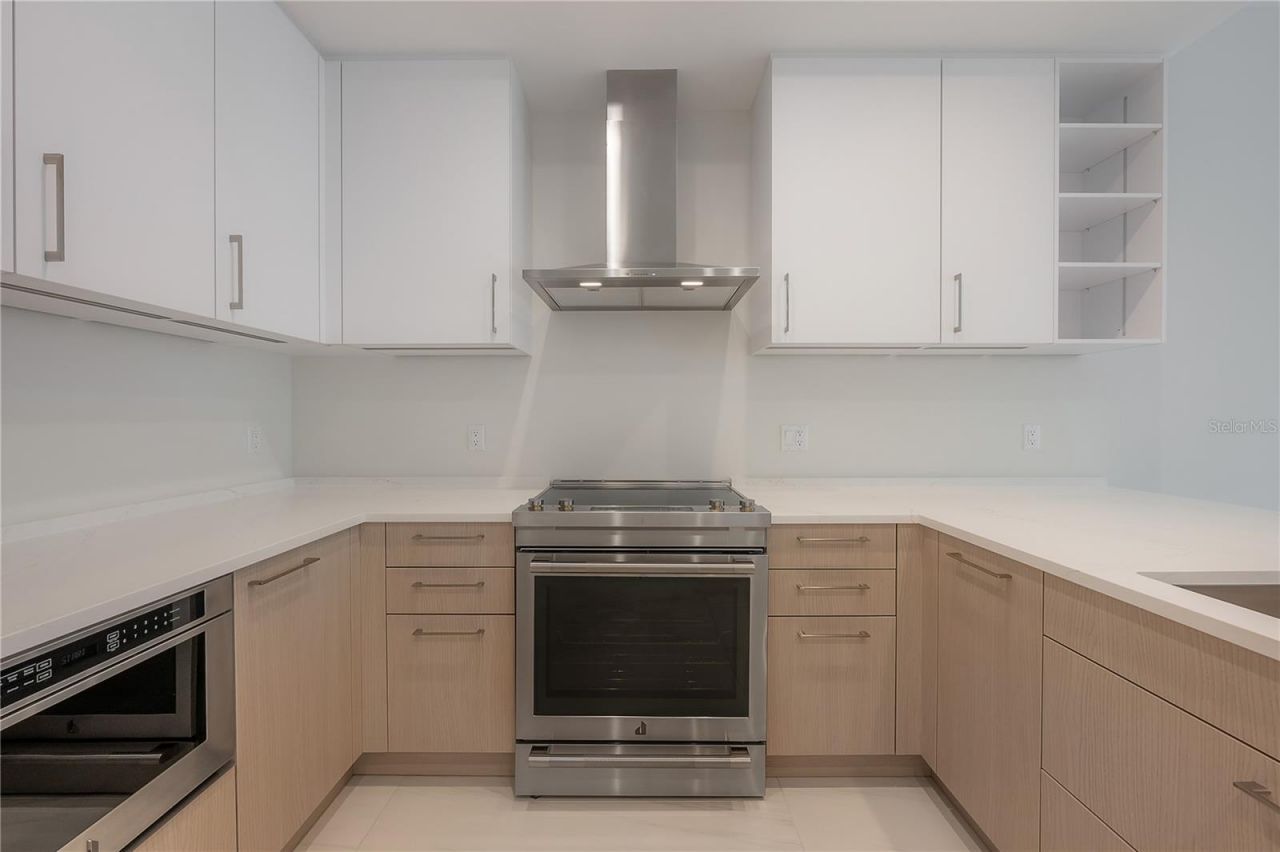 275 1st Avenue S, Unit 1504, Saint Petersburg, FL 33701 Photo