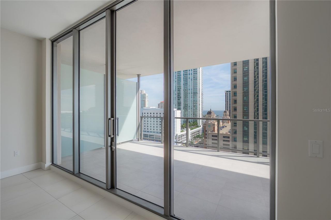 275 1st Avenue S, Unit 1504, Saint Petersburg, FL 33701 Photo