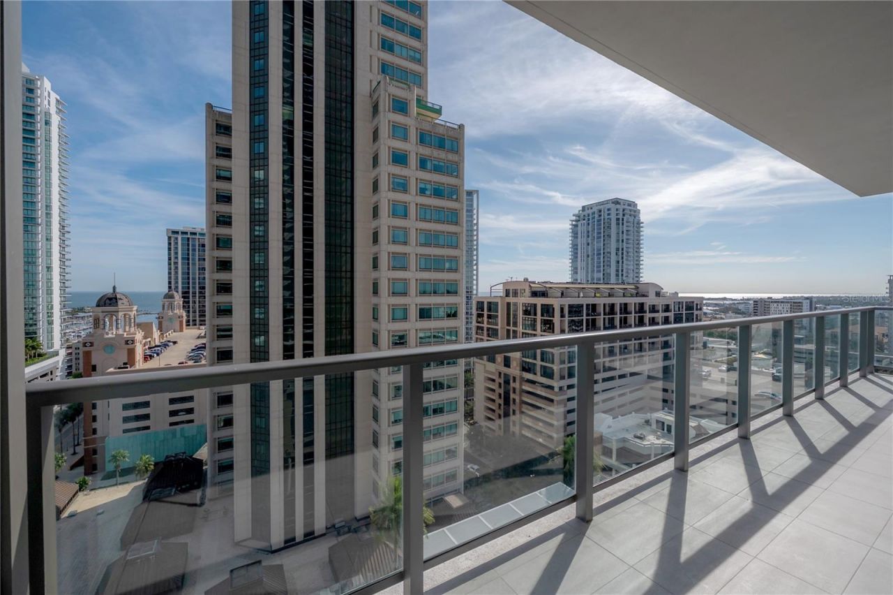 275 1st Avenue S, Unit 1504, Saint Petersburg, FL 33701 Photo