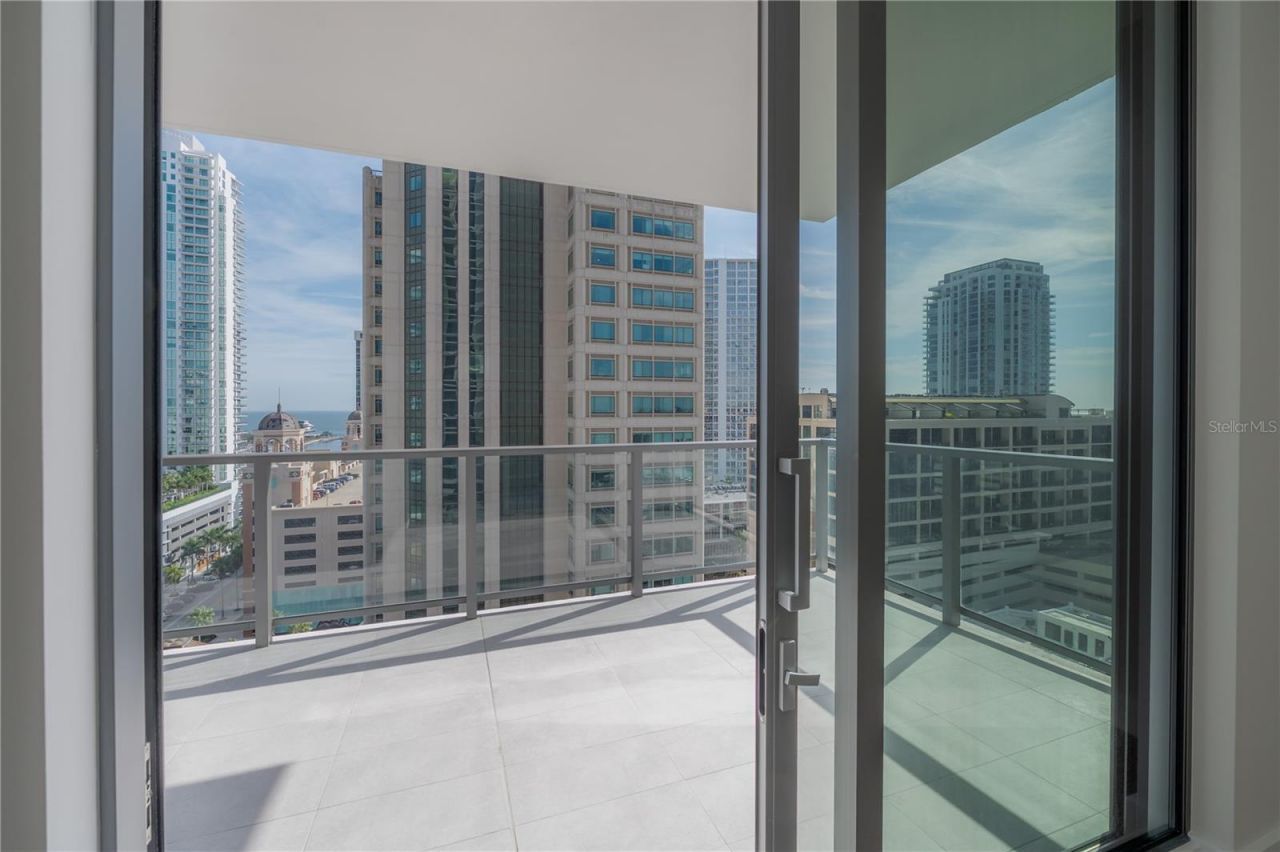 275 1st Avenue S, Unit 1504, Saint Petersburg, FL 33701 Photo