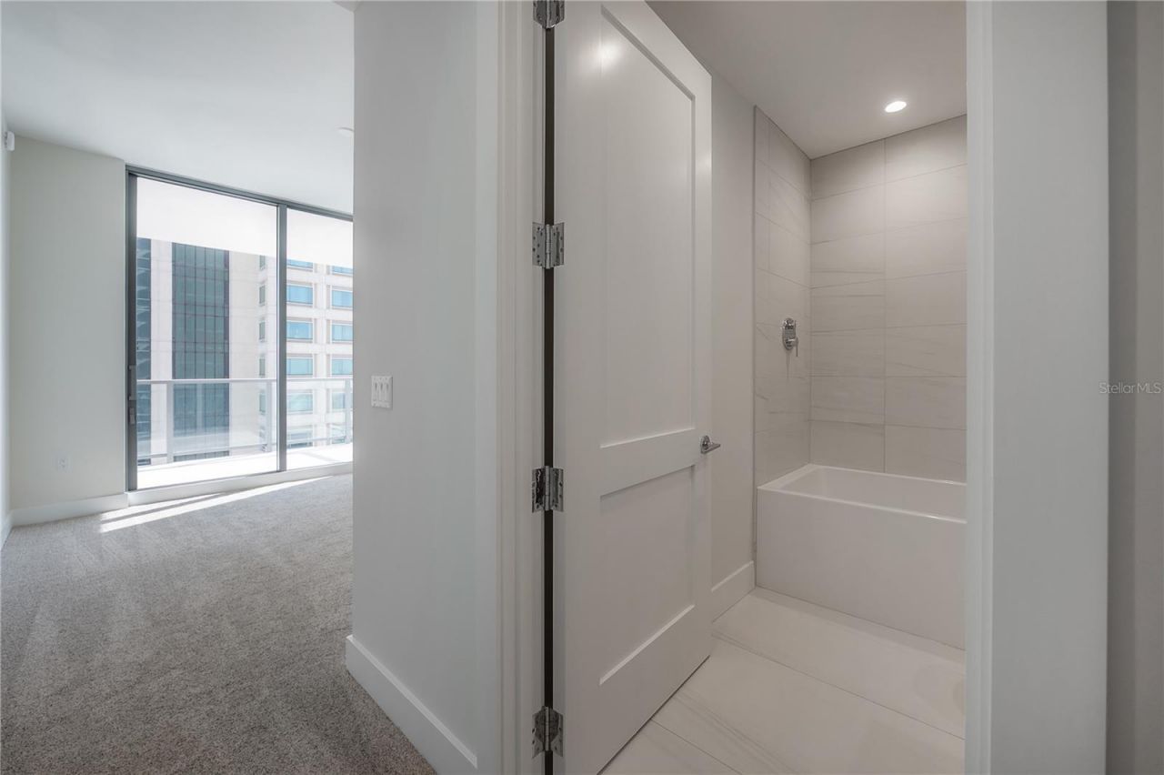 275 1st Avenue S, Unit 1504, Saint Petersburg, FL 33701 Photo