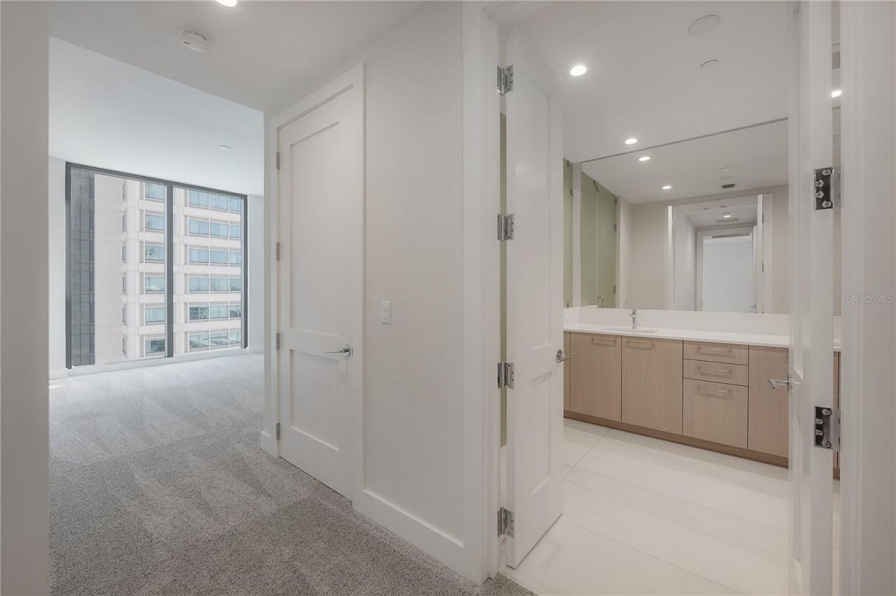 275 1st Avenue S, Unit 1504, Saint Petersburg, FL 33701 Photo