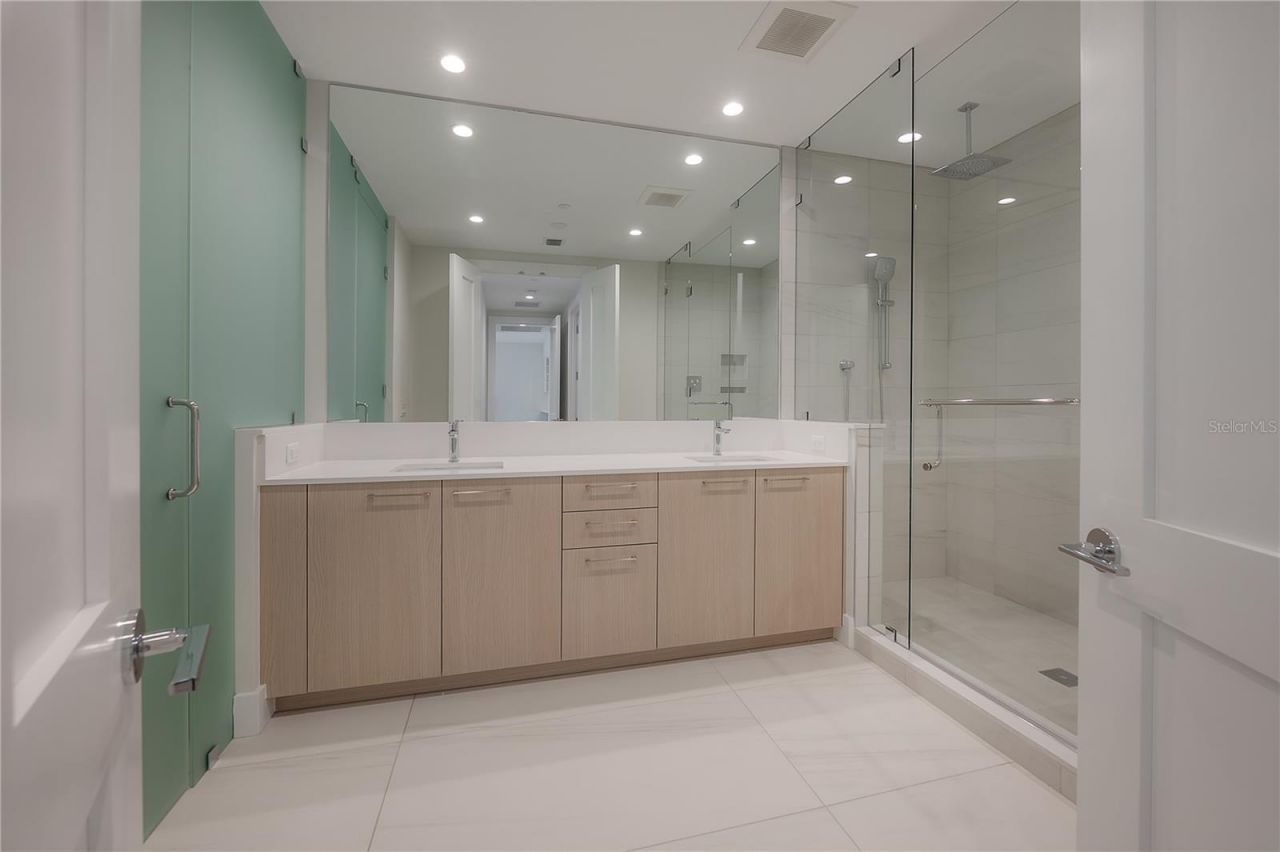 275 1st Avenue S, Unit 1504, Saint Petersburg, FL 33701 Photo