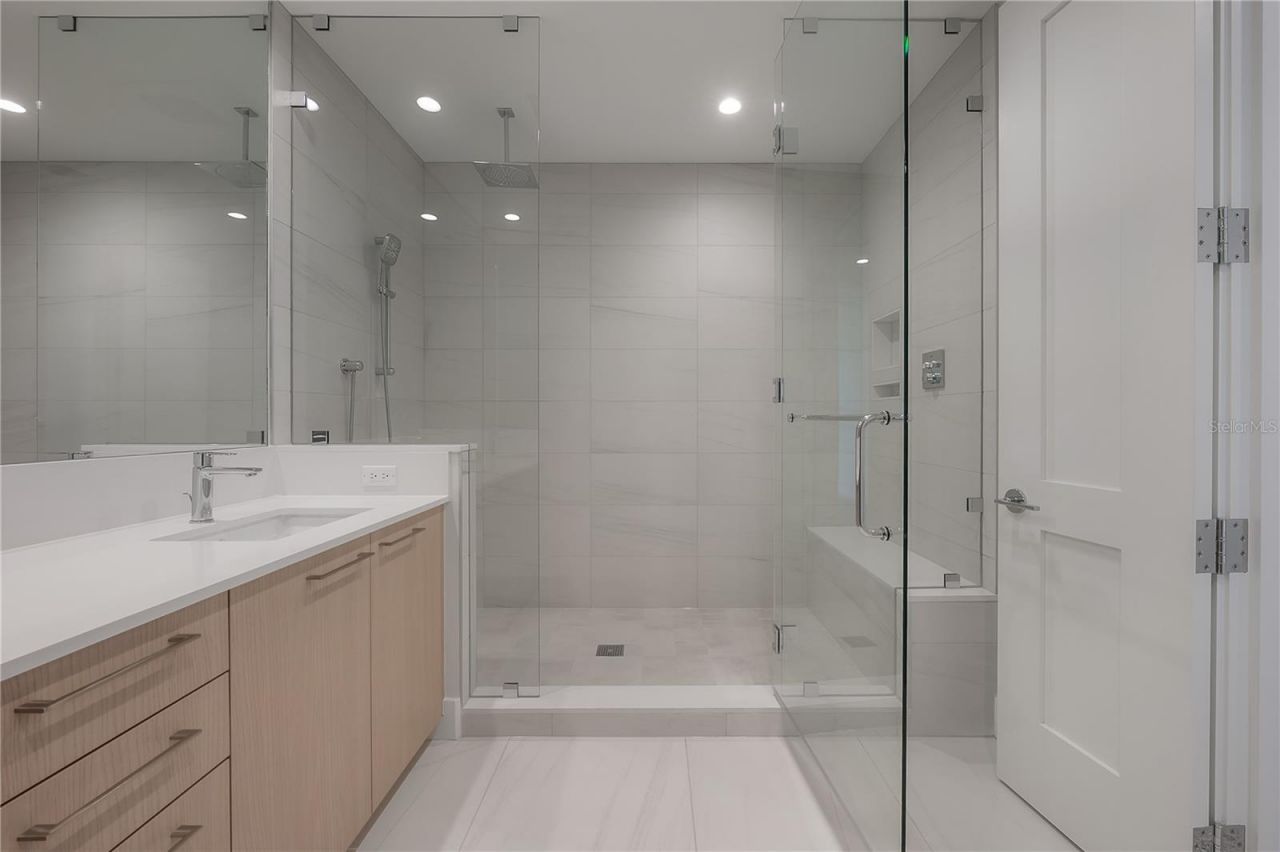 275 1st Avenue S, Unit 1504, Saint Petersburg, FL 33701 Photo