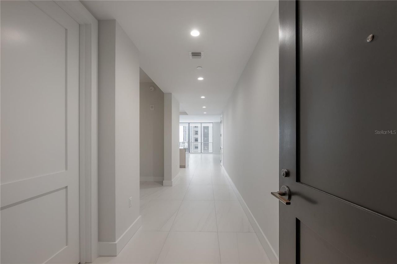 275 1st Avenue S, Unit 1504, Saint Petersburg, FL 33701 Photo