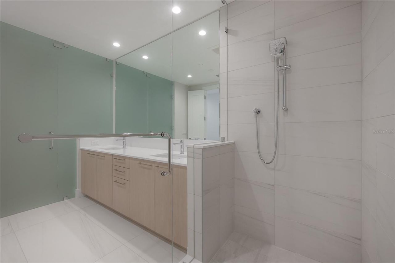 275 1st Avenue S, Unit 1504, Saint Petersburg, FL 33701 Photo