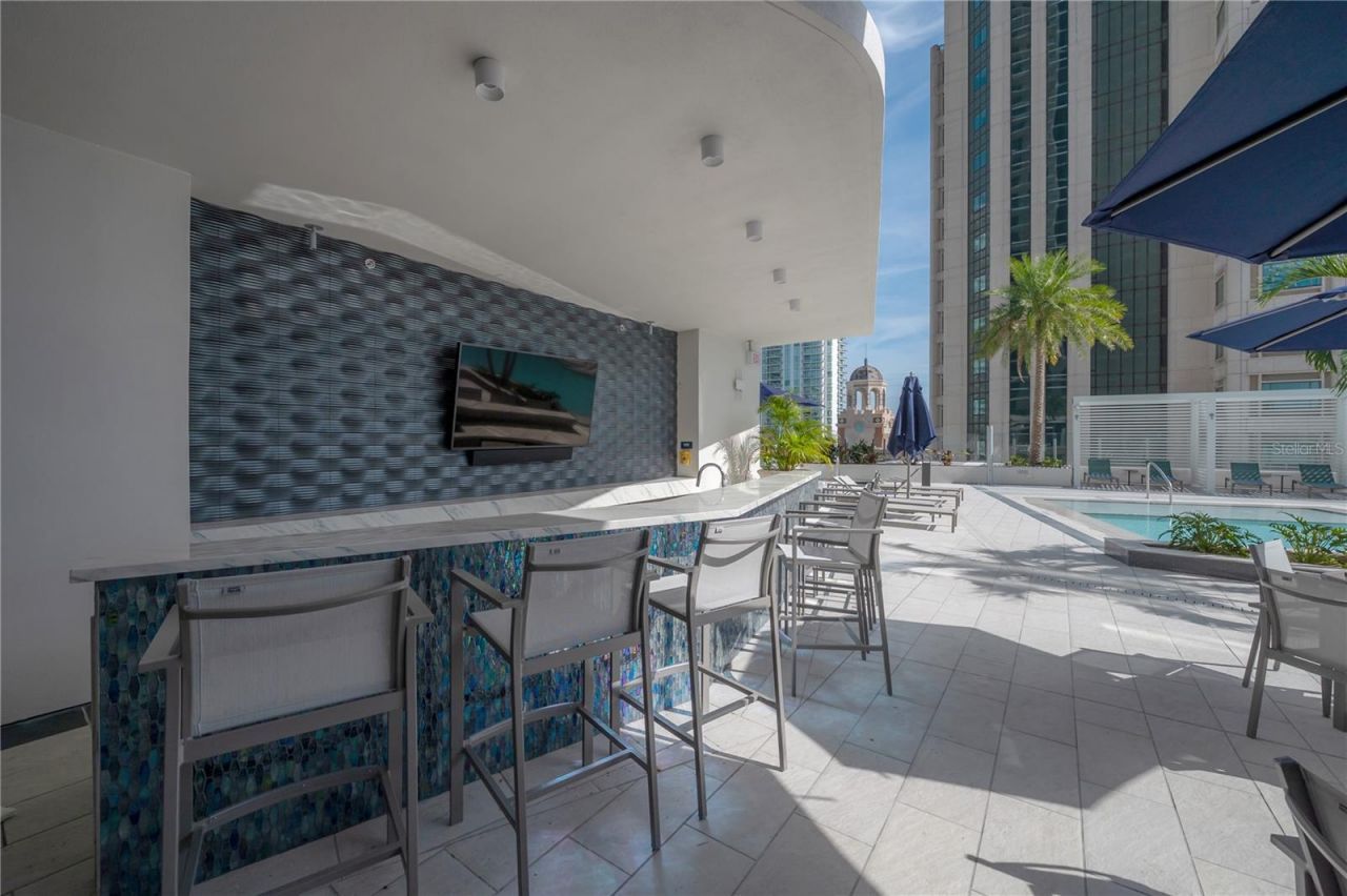 275 1st Avenue S, Unit 1504, Saint Petersburg, FL 33701 Photo