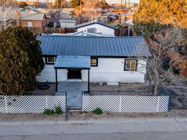 401 Gomez Avenue NE, Albuquerque, NM 87102