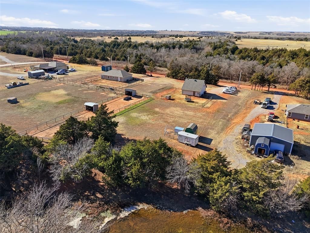 6100 N Anderson Road, Guthrie, OK 73044 Main Photo