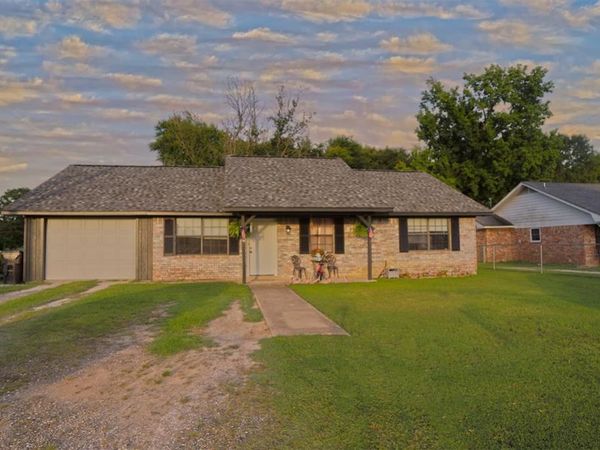 1602 Lincoln Circle, Idabel, OK 74745