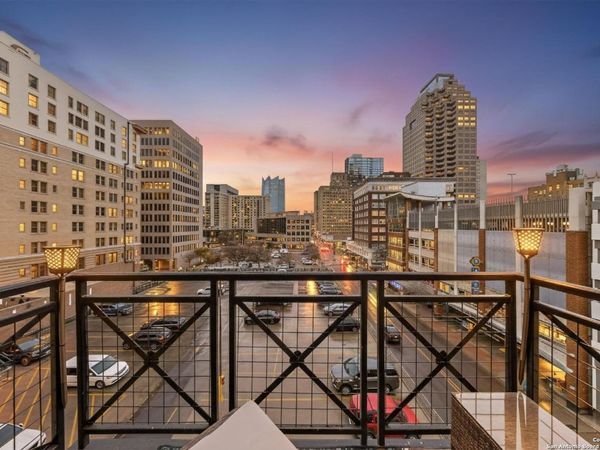 214 E Travis, Unit 402, San Antonio, TX 78205