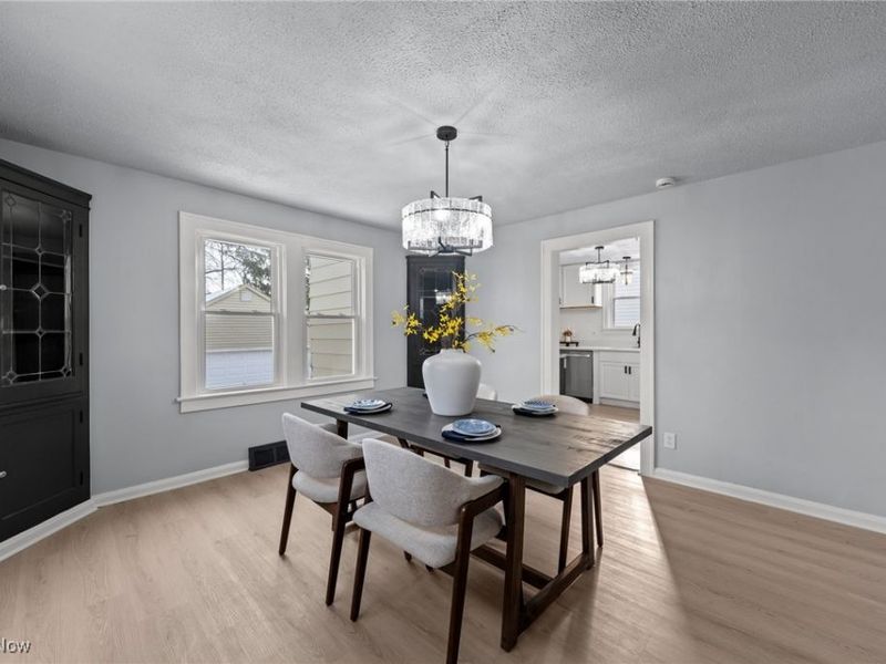 1193 Mayfield Ridge Road, Mayfield Heights, OH 44124 Photo 10