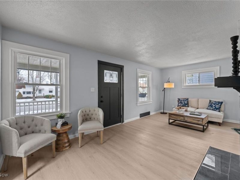 1193 Mayfield Ridge Road, Mayfield Heights, OH 44124 Photo 3