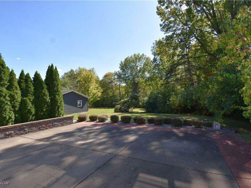 365 Scott Street, Hubbard, OH 44425 Photo 6