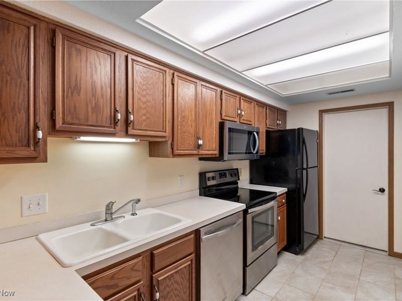 7804 Brittanny Drive NE, North Canton, OH 44720 Photo 13