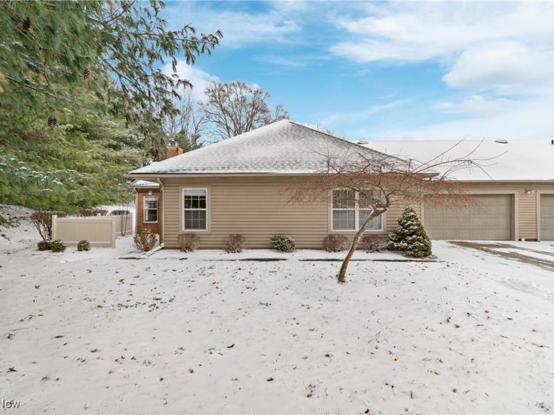 7804 Brittanny Drive NE, North Canton, OH 44720 Photo 2