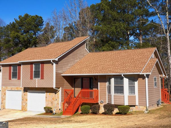 3325 Estate Lake Drive, Fairburn, GA 30213