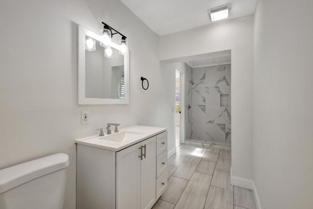 1225 16th Ave N B, Lake Worth Beach, FL 33460 Photo