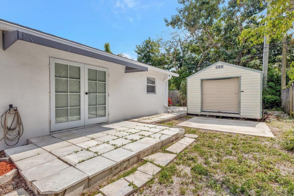 1225 16th Ave N B, Lake Worth Beach, FL 33460 Photo