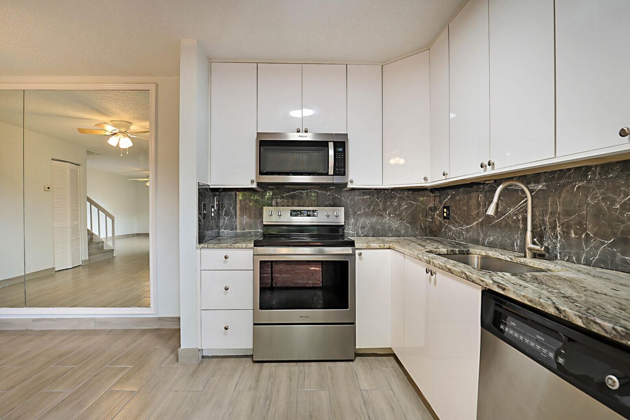 253 Woodland Road, Palm Springs, FL 33461 Main Photo